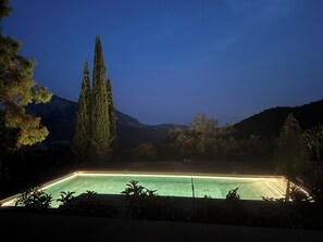 Outdoor Swimming pool
