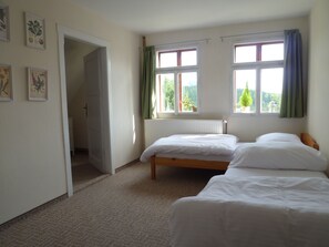 Schlafzimmer mit dem Blick auf Plessberg