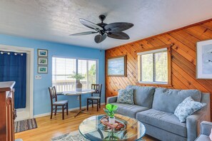 Living Room | Central A/C | Free WiFi