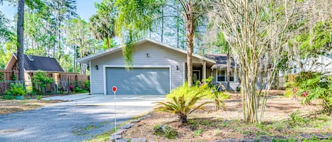 Dunnellon Vacation Rental | 3BR | 2BA | 3,884 Sq Ft | Step-Free Access