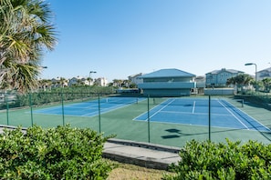 Lighted community tennis courts