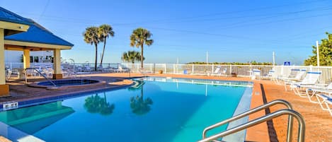 Redington Shores Vacation Rental | 2BR | 2BA | 1,160 Sq Ft | Step-Free Access