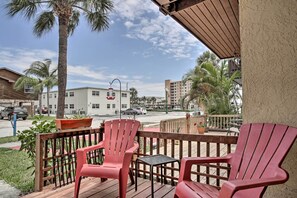 Private Deck
