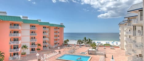 JC Resorts - Vacation Rental – Beach Cottages II 405 – Indian Shores - Pool and Beach View