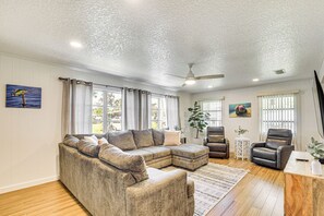 Living Room | Table