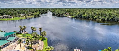 Homosassa Vacation Rental Home | 2BR | 3BA | 1,300 Sq Ft | Stairs Required