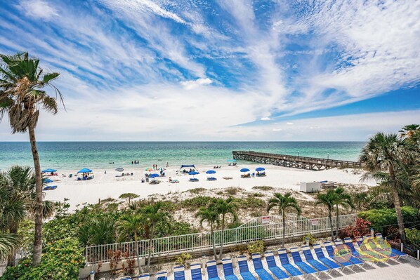 JC Resorts - Vacation Rental – Beach Palms 209 – Indian Shores - Sand and Gulf View
