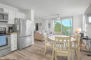 An updated and remodeled studio condo with a nice screened balcony.