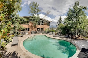 Aspenwood Condominiums | Community Amenities | Pool | Hot Tub