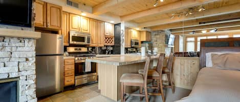 Snowmass Village Vacation Rental Studio | 1BA | 590 Sq Ft | Stairs Required