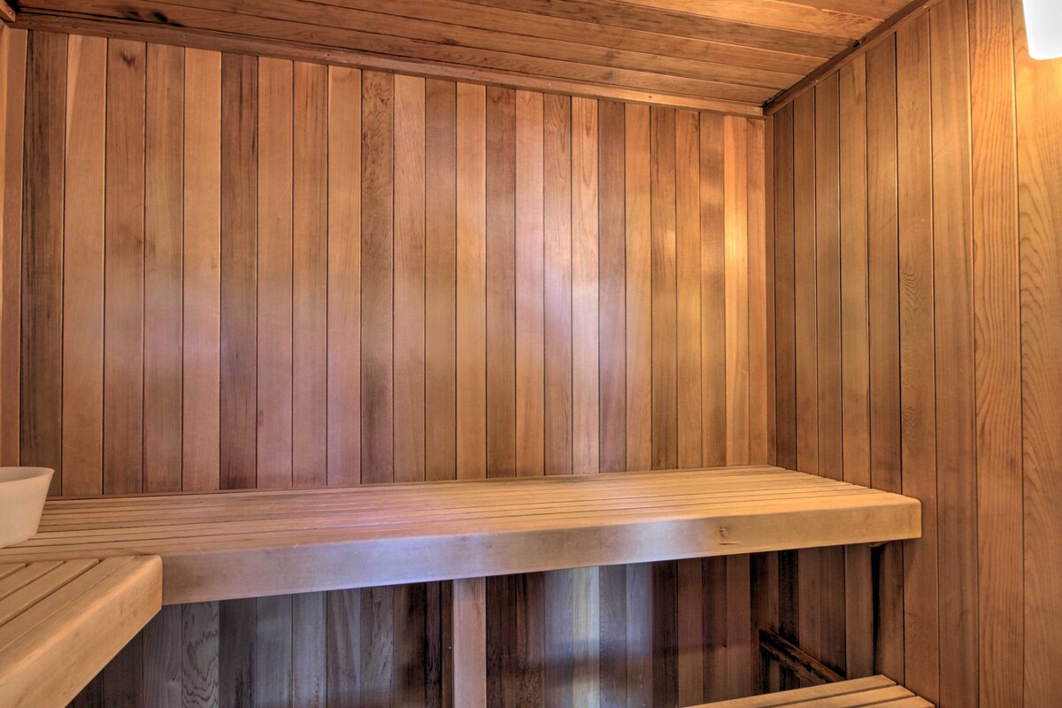 Ski-In/Out Oversized Aspen Studio w/Pool & Hot Tub