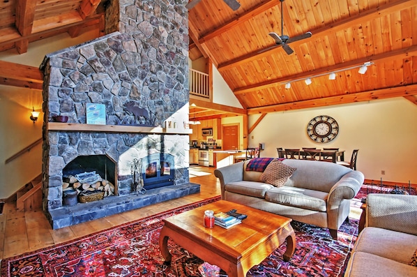 West Dover Vacation Rental House | 3BR | 2BA | 1,750 Sq Ft | Stairs Required