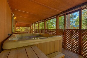 Bain à remous intérieur