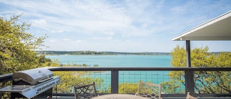 Amazing waterfront Canyon Lake views from the deck