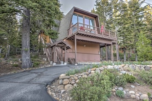 Cabin Exterior | Lake Views