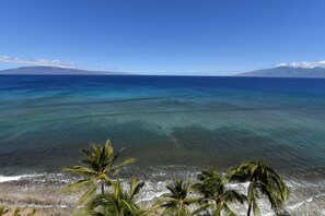 You'll "Sea for Yourself" Mahana 1104 has an unbeatable view!