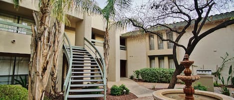 Phoenix Vacation Rental | 1BR | 1.5BA | Step-Free Access | 856 Sq Ft