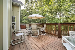 Private Deck w/ Hot Tub