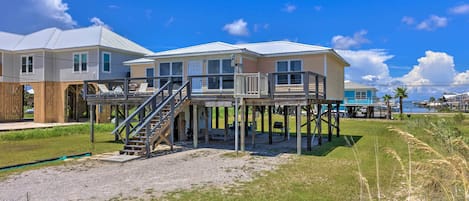Dauphin Island Vacation Rental | 3BR | 2BA | 1,200 Sq Ft | 1 Story w/ Stairs