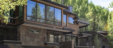 706A Forest Road - Exterior