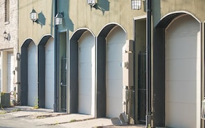 Entrance to this apartment is located in Perry Lane.