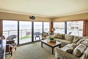 Living Room | 4th-Story Unit w/ Waterfront View