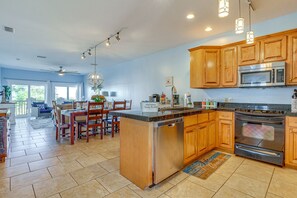 Kitchen | Cooking Basics | Knife Set | Granite Countertops