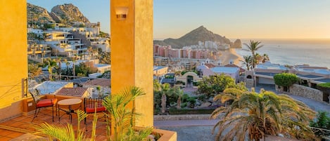 Fantastic views of the ocean and Cabo San Lucas from your villa