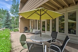 Private Patio | Gas Grill