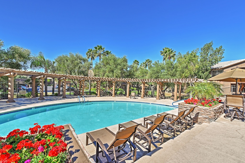 Resort Retreat in Paradise Valley / Kierland Area! Paradise Valley Village