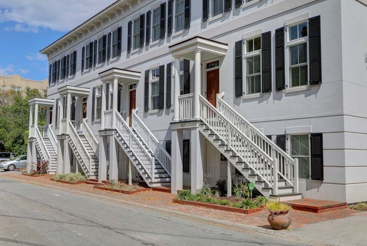 3-Story Townhome w/ Garage Parking off Forsyth Park by Lucky Savannah