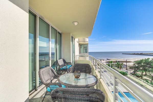 Biloxi Vacation Rental | 2BR | 2BA | 1,300 Sq Ft | Step-Free Access via Elevator