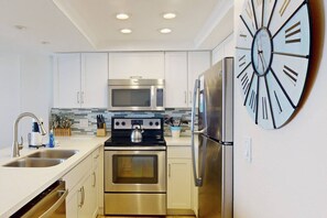 The equipped large kitchen includes everything you need for a week or a month.