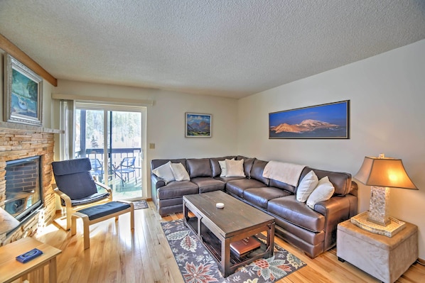 After a day on the slopes, retreat back to this cozy condo for relaxation.