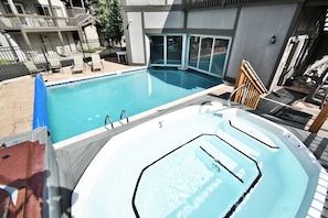 Complex Pool and Hot Tub - Complex Pool and Hot Tub