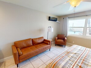 Studio 1-2