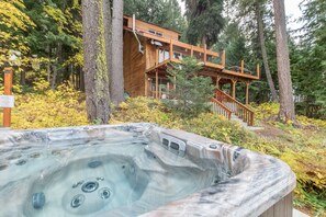 Private hot tub