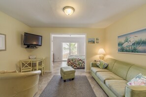 SS 335 Living Room