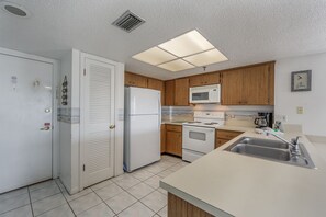 Beach Place 204 Kitchen