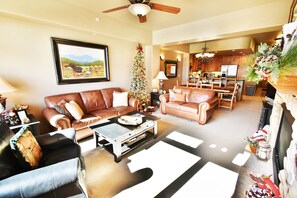 Spacious Living Area - Spacious Living Area