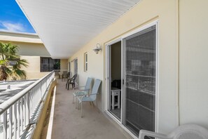 Surf Song 333 Balcony