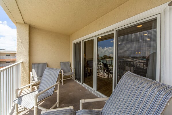 Beach Place 503 Balcony
