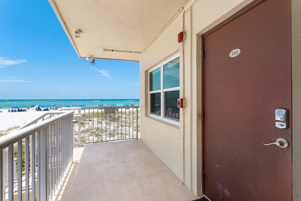 Surf Song 222 Exterior Entry