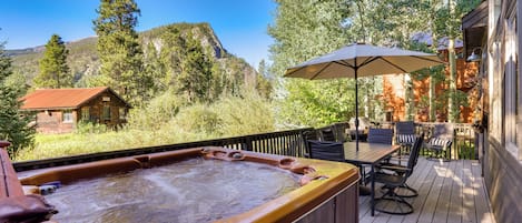 Bañera de hidromasaje al aire libre