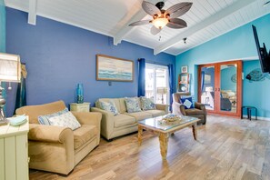 Living Room | Air Conditioning | Central Heating