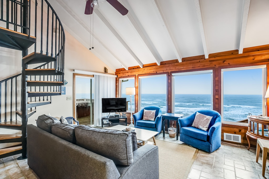 Beachfront Dog-Friendly Cottage with Private Hot Tub, Fireplace & Ocean ...