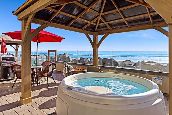 Hot Tub by the Cool Sea