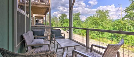 Asheville Vacation Rental | 3BR | 2.5BA | 1,600 Sq Ft | Steps Required