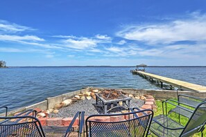 Private Fishing Dock | Seneca Lake Access | Fire Pit