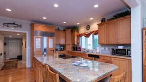 Close to boat rentals, lakeside dining, and water sports